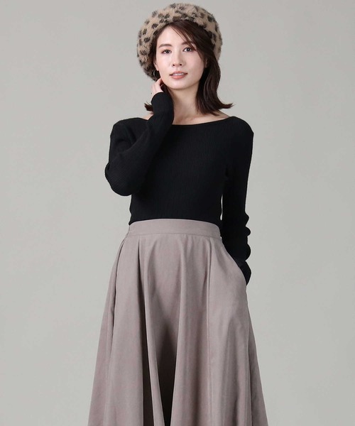 HONEYSUCKLE ROSE（ハニーサックルローズ）の「【HONEYSUCKLE ROSE】バックオープンクルーニット（ニット/セーター・レディース・ブラック/ベージュ/レンガ・M/L）」の6枚目の写真