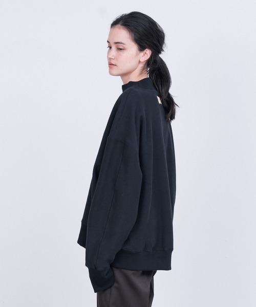ALLUMER（アリュメール）の「ルーズシルエットハイネックヴィンテージスウェット（スウェット・レディース・ブラック/キャメル/グレー/ベージュ・1）」の6枚目の写真