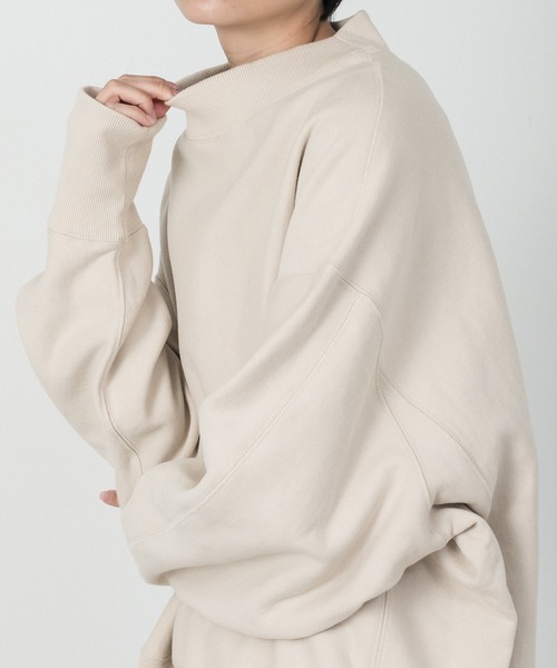 ALLUMER（アリュメール）の「ルーズシルエットハイネックヴィンテージスウェット（スウェット・レディース・ブラック/キャメル/グレー/ベージュ・1）」の20枚目の写真
