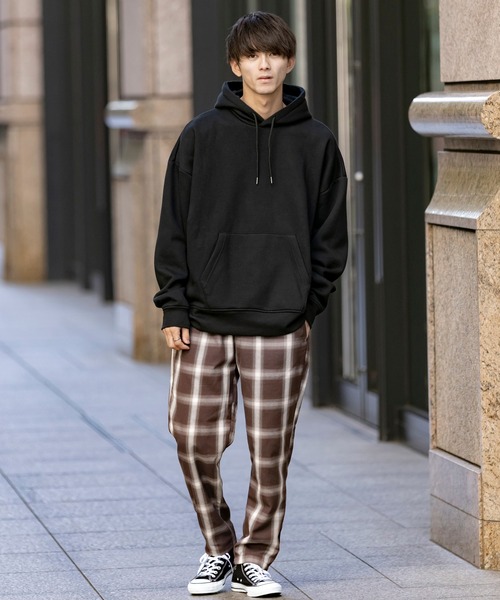 Beno（ビーノ）の「ボリューム裏起毛 ビッグシルエット ラウンジ プルオーバー フーディー パーカー（パーカー・メンズ・ブラック/グレー/ダークグレー/ボルドー/サンドベージュ/ダークブラウン/オリーブ/インディゴブルー/ネイビー/ダークグリーン/オフホワイト/グレイッシュベージュ・XL/L/M）」の13枚目の写真