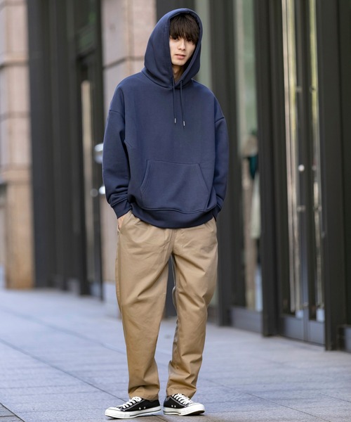 Beno（ビーノ）の「ボリューム裏起毛 ビッグシルエット ラウンジ プルオーバー フーディー パーカー（パーカー・メンズ・ブラック/グレー/ダークグレー/ボルドー/サンドベージュ/ダークブラウン/オリーブ/インディゴブルー/ネイビー/ダークグリーン/オフホワイト/グレイッシュベージュ・XL/L/M）」の16枚目の写真