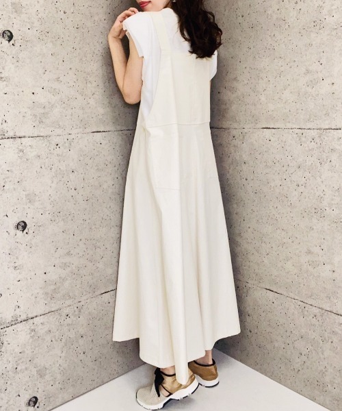 TEVALT(ヴァレット)の「綿麻 サロペワンピース(サロペット/オーバーオール・レディース・ホワイト/ネイビー/カーキ・38)」の11枚目の写真