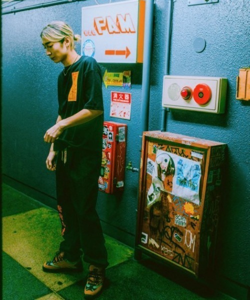 shei shei co LTD(シェイシェイシーオーエルティディ)の「【SHEI SHEI/シェイシェイ】BAD BOY×SHEI SHEI BAGGY DENIM(デニムパンツ・メンズ・ブラック/インディゴブルー・MEDIUM)」の13枚目の写真