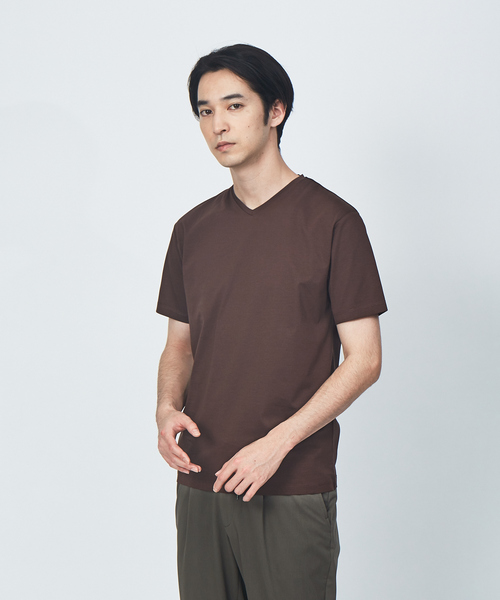 ABAHOUSE GRAY（アバハウスグレイ）の「【展開店舗限定】シルケット天竺 Vネック 半袖Tシャツ（Tシャツ/カットソー・メンズ・ブラック/ダークグリーン/ネイビー/ブラウン/ブルー/グレイッシュベージュ/ホワイト・46/48/50）」の4枚目の写真
