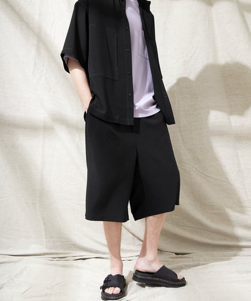 EMMA CLOTHES(エマクローズ)の「ブライトポプリン リラックス 2タックワイドショーツ EMMA CLOTHES(その他パンツ・メンズ・ブラウン/ベージュ/ブラック/ライラック/グレイッシュベージュ/グレイッシュブルー/キナリ/ベージュ系その他・M/L)」の3枚目の写真