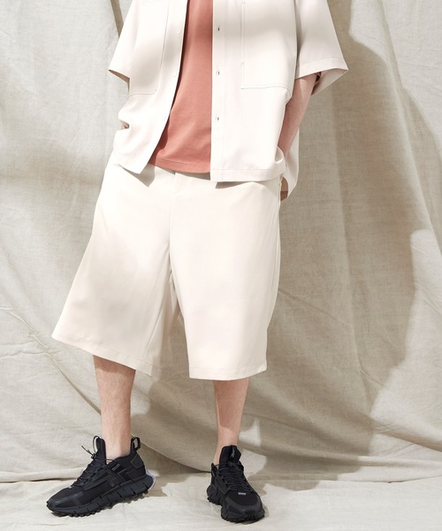 EMMA CLOTHES(エマクローズ)の「ブライトポプリン リラックス 2タックワイドショーツ EMMA CLOTHES(その他パンツ・メンズ・ブラウン/ベージュ/ブラック/ライラック/グレイッシュベージュ/グレイッシュブルー/キナリ/ベージュ系その他・M/L)」の13枚目の写真