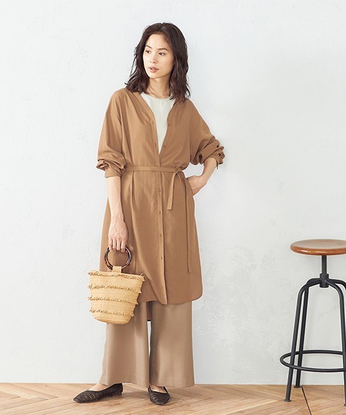 COMME CA ISM(コムサイズム)の「ベルト付き ロングシャツ(シャツ/ブラウス・レディース・ブラウン/ベージュ・LARGE/MEDIUM)」の2枚目の写真