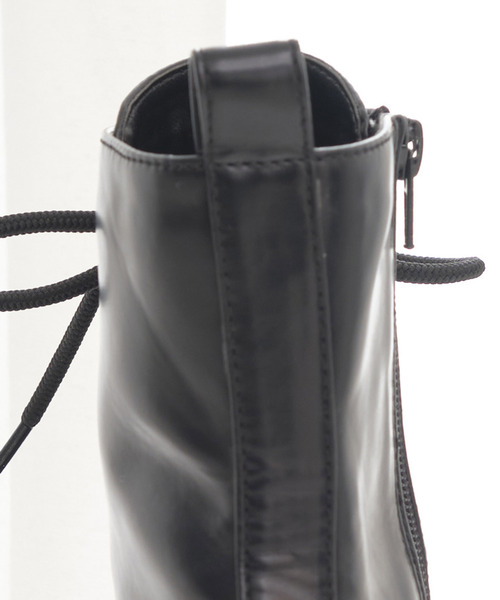 TITTY&CO.（ティティーアンドコー）の「スピンドルショートブーツ（ブーツ・レディース・ブラック/ブラウン・SMALL/MEDIUM/LARGE）」の12枚目の写真