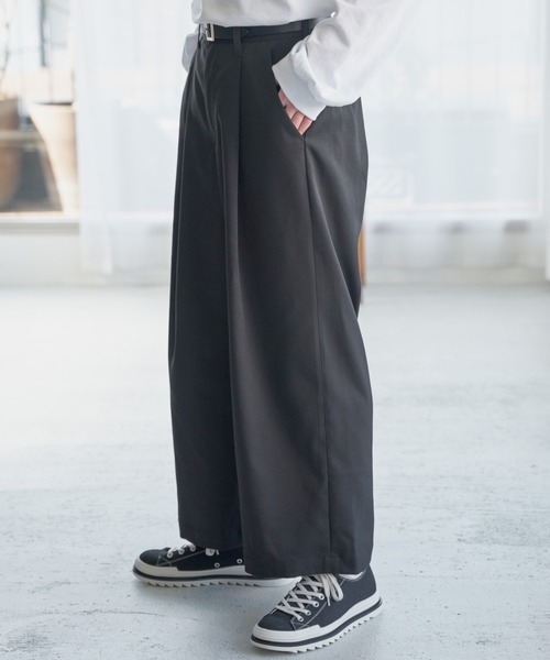 ADAMASTE（アダマスト）の「ワンタックベーシックワイドパンツ（その他パンツ・メンズ・ホワイト/ブラック・SMALL/MEDIUM/LARGE）」の2枚目の写真