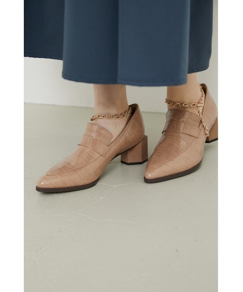 rienda（リエンダ）の「ポインテッドトゥチェーン付きローファー（ローファー・レディース・レッド/ブラック/ベージュ・LARGE/SMALL/MEDIUM）」の8枚目の写真