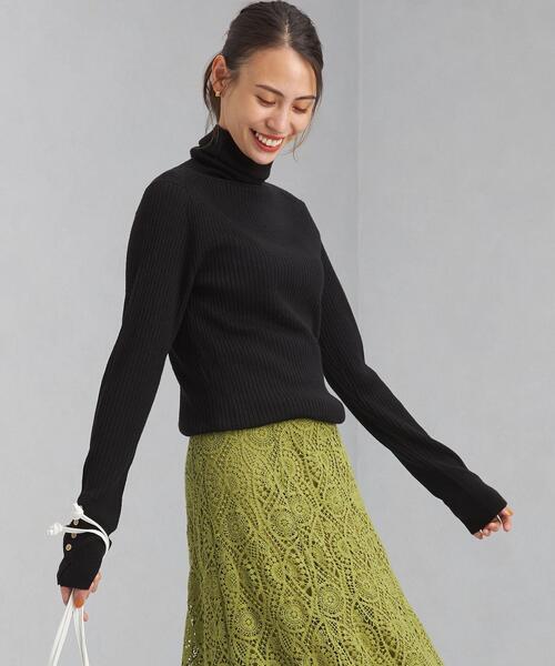 green label relaxing(グリーンレーベルリラクシング)の「リブ タートルネック 袖ボタン プルオーバー ニット -ウォッシャブル-(ニット/セーター・レディース・ブラック/オフホワイト/ピンク/ライム・FREE)」の6枚目の写真