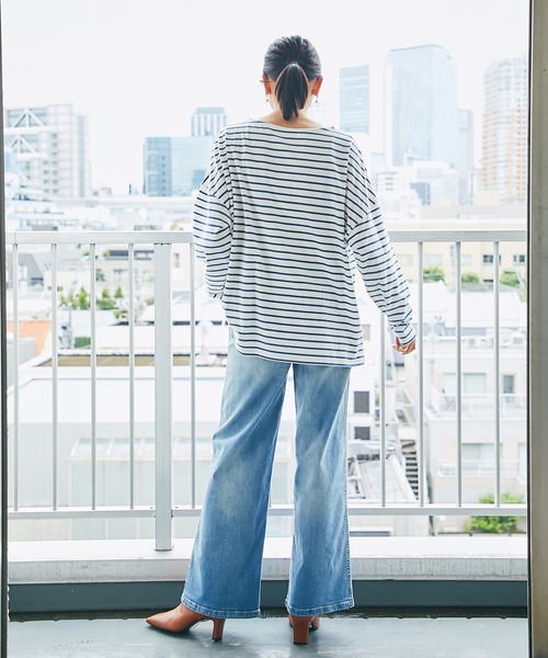 RIVE DROITE（リヴドロワ）の「シンプルなスタイリングの主役に　ボーダーワイドロンTシャツ（Tシャツ/カットソー・レディース・グレー/ブルー・FREE）」の4枚目の写真