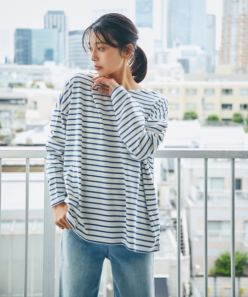 RIVE DROITE（リヴドロワ）の「シンプルなスタイリングの主役に　ボーダーワイドロンTシャツ（Tシャツ/カットソー・レディース・グレー/ブルー・FREE）」の5枚目の写真