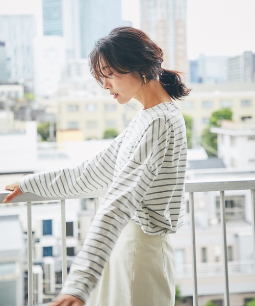 RIVE DROITE（リヴドロワ）の「シンプルなスタイリングの主役に　ボーダーワイドロンTシャツ（Tシャツ/カットソー・レディース・グレー/ブルー・FREE）」の11枚目の写真