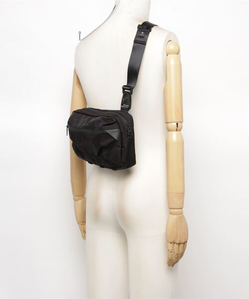 master-piece（マスターピース）の「m-pack（ボディバッグ/ウエストポーチ・メンズ・イエロー/ネイビー/ベージュ/ブラック・FREE）」の5枚目の写真