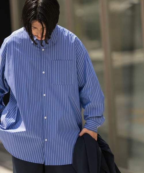 ITEMS URBANRESEARCH（アイテムズ アーバンリサーチ）の「オーバーサイズ ストライプシャツ（シャツ/ブラウス・メンズ・グレー/ネイビー/ブルー・SMALL/MEDIUM/LARGE）」の2枚目の写真