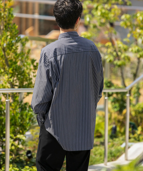 ITEMS URBANRESEARCH（アイテムズ アーバンリサーチ）の「オーバーサイズ ストライプシャツ（シャツ/ブラウス・メンズ・グレー/ネイビー/ブルー・SMALL/MEDIUM/LARGE）」の6枚目の写真