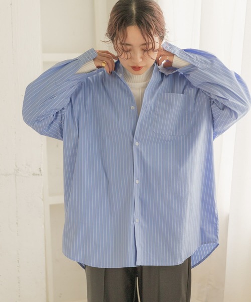 ITEMS URBANRESEARCH（アイテムズ アーバンリサーチ）の「オーバーサイズ ストライプシャツ（シャツ/ブラウス・メンズ・グレー/ネイビー/ブルー・SMALL/MEDIUM/LARGE）」の3枚目の写真