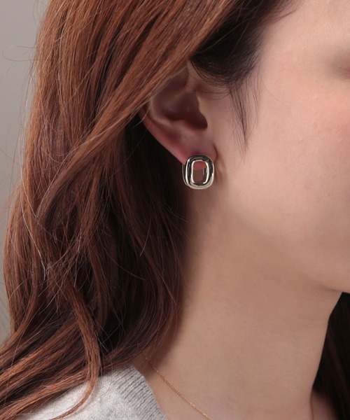 Manon's Selection（マノンズセレクション）の「スクエアキャッチレスピアス（ピアス（両耳用）・レディース・シルバー/ゴールド・ONE SIZE）」の2枚目の写真