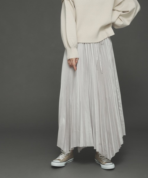 SENSE OF PLACE by URBAN RESEARCH（センスオブプレイスバイアーバンリサーチ）の「レザーライクプリーツスカート（スカート・レディース・ブラック/ライトベージュ・ONE）」の4枚目の写真