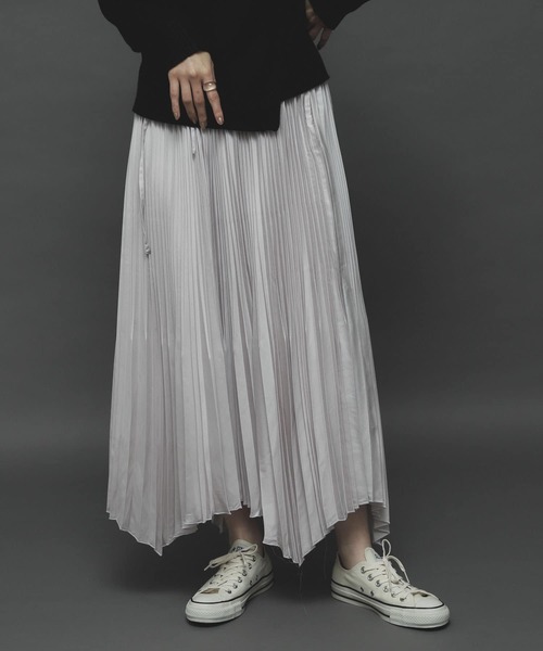SENSE OF PLACE by URBAN RESEARCH（センスオブプレイスバイアーバンリサーチ）の「レザーライクプリーツスカート（スカート・レディース・ブラック/ライトベージュ・ONE）」の17枚目の写真