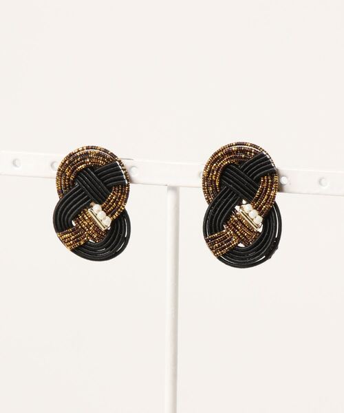 カヤ(カヤ)の「【カヤ】水引あわじ重ねイヤリング(イヤリング・レディース・ホワイト/ブラック/パープル/ブラウン/ゴールド/ブルー・FREE)」の6枚目の写真