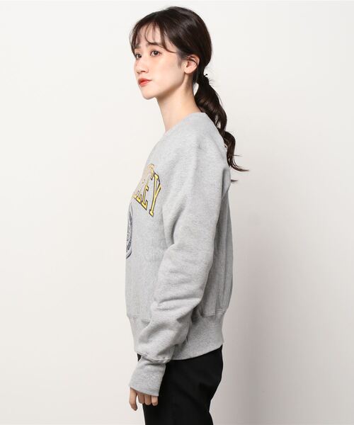 Champion（チャンピオン）の「【WEB限定】[Champion/チャンピオン] リバースウィーブ カレッジプリントスウェット（スウェット・レディース・グレー・M/L/XL）」の2枚目の写真