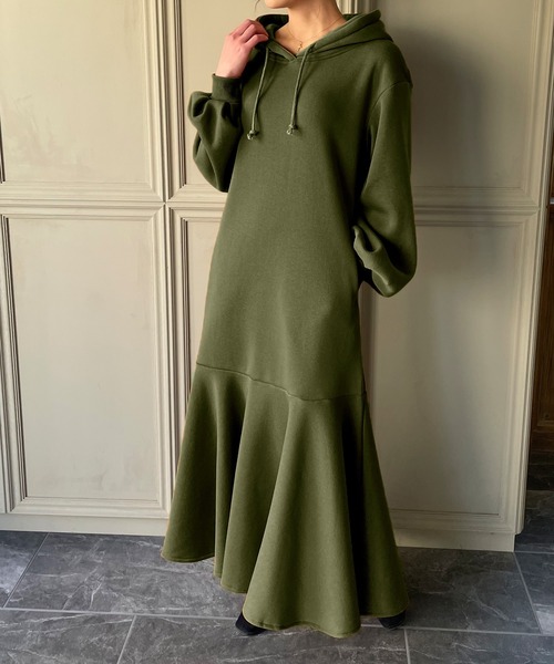 JUNOAH（ジュノア）の「裏起毛パーカーマーメイドワンピース