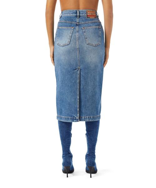 DIESEL（ディーゼル）の「レディース タイト デニム スカート ライトブルーデニム ミディ丈（スカート・レディース・インディゴブルー・29inch/23inch/31inch/27inch/25inch）」の7枚目の写真