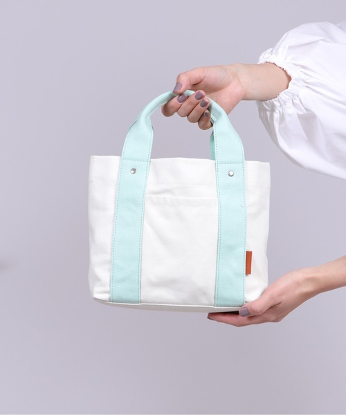 Bermosa（ベルモサ）の「【仕切り付き】キャンバス ミニトートバッグ ランチバッグ（トートバッグ・レディース・ベージュ/ブラック系その他/グレー系その他/ベージュ系その他/ピンク/ブラック/ナチュラル/グレー/ブルー/マスタード/ブラウン系その他/ミント/カーキ/ブルー系その他/グリーン系その他/グリーン系その他2/イエロー系その他/グレー系その他2/ピンク系その他/ブラック系その他2/グレー系その他3/グリーン系その他3/ブルー系その他2/ブラック系その他3/パープル系その他/ダークグレー/コーラルピンク/グリーン系その他4/ブルー系その他3/グリーン/グレー系その他4/ベージュ系その他2/グリーン系その他5/ピンク系その他2/グレー系その他5/ブラウン・FREE）」の21枚目の写真