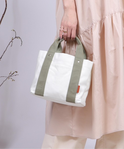 Bermosa（ベルモサ）の「【仕切り付き】キャンバス ミニトートバッグ ランチバッグ（トートバッグ・レディース・ベージュ/ブラック系その他/グレー系その他/ベージュ系その他/ピンク/ブラック/ナチュラル/グレー/ブルー/マスタード/ブラウン系その他/ミント/カーキ/ブルー系その他/グリーン系その他/グリーン系その他2/イエロー系その他/グレー系その他2/ピンク系その他/ブラック系その他2/グレー系その他3/グリーン系その他3/ブルー系その他2/ブラック系その他3/パープル系その他/ダークグレー/コーラルピンク/グリーン系その他4/ブルー系その他3/グリーン/グレー系その他4/ベージュ系その他2/グリーン系その他5/ピンク系その他2/グレー系その他5/ブラウン・FREE）」の22枚目の写真