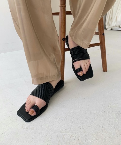 Amiur（エミレ）の「mont blanc sandal（サンダル・レディース・ベージュ/ブラック・S/M/L）」の3枚目の写真