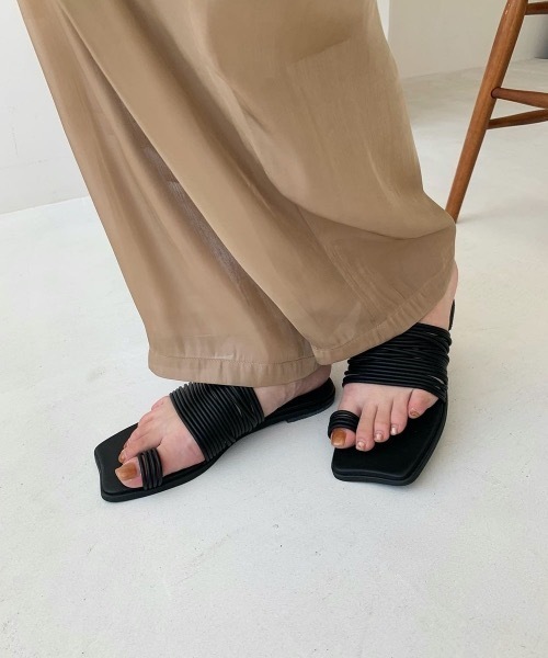 Amiur（エミレ）の「mont blanc sandal（サンダル・レディース・ベージュ/ブラック・S/M/L）」の4枚目の写真