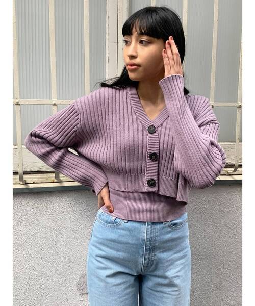 EMODA(エモダ)の「ショートリフォメイションニット(ニット/セーター・レディース・ブラック/ベージュ/パープル/ブルー・FREE)」の4枚目の写真