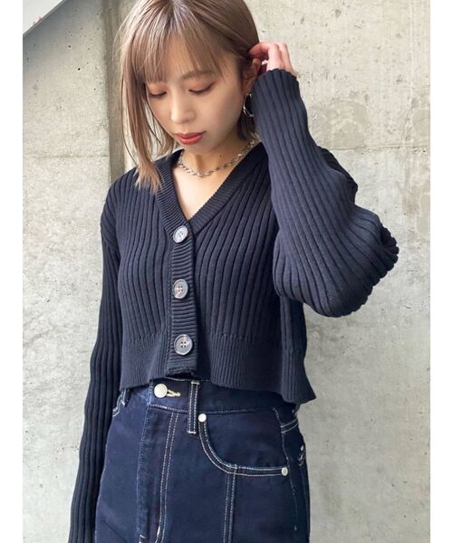 EMODA(エモダ)の「ショートリフォメイションニット(ニット/セーター・レディース・ブラック/ベージュ/パープル/ブルー・FREE)」の9枚目の写真