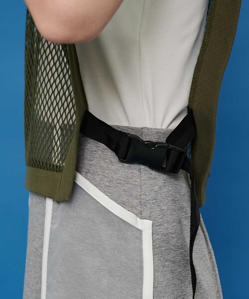 CITY TOKYO（シティトウキョウ）の「レイヤードメッシュトップス（ベスト・レディース・ホワイト/ブラック/カーキ・FREE）」の8枚目の写真