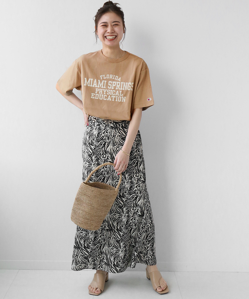 Champion(チャンピオン)の「別注【CHAMPION】*RELUME 20s/1 USA Cotton Jersey:ロゴTシャツ(Tシャツ/カットソー・レディース・ネイビー系2/ホワイト/ベージュ/グリーン・LARGE)」の11枚目の写真