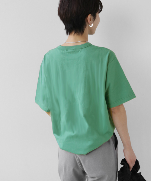 Champion(チャンピオン)の「別注【CHAMPION】*RELUME 20s/1 USA Cotton Jersey:ロゴTシャツ(Tシャツ/カットソー・レディース・ネイビー系2/ホワイト/ベージュ/グリーン・LARGE)」の22枚目の写真