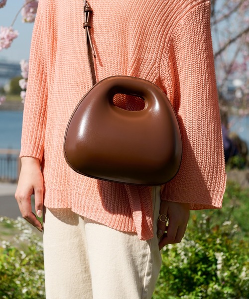 Ambre Ciel(アンブルシエル)の「ドーナツショルダーバッグ/【WEB/EC限定商品】(ショルダーバッグ・レディース・ダークブラウン/ホワイト/ブラック・FREE)」の10枚目の写真