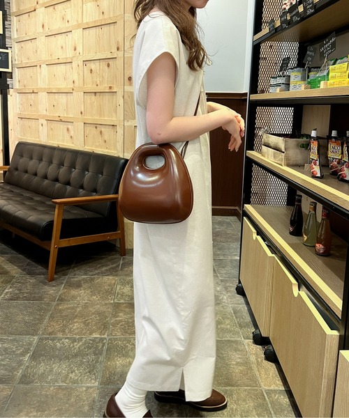 Ambre Ciel(アンブルシエル)の「ドーナツショルダーバッグ/【WEB/EC限定商品】(ショルダーバッグ・レディース・ダークブラウン/ホワイト/ブラック・FREE)」の16枚目の写真