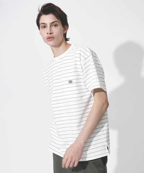 ABAHOUSE GRAY（アバハウスグレイ）の「ミニ裏毛 ボーダー ワッペン 半袖 Tシャツ（Tシャツ/カットソー・メンズ・グリーン/キャメル/ホワイト/ネイビー・46/48）」の2枚目の写真