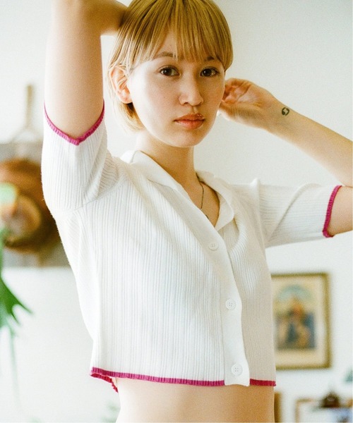 JOINT WORKS(ジョイントワークス)の「【Michelleさんコラボアイテム】エリツキリブカーディガン(ニット/セーター・レディース・ホワイト/ブラック・FREE)」の1枚目の写真