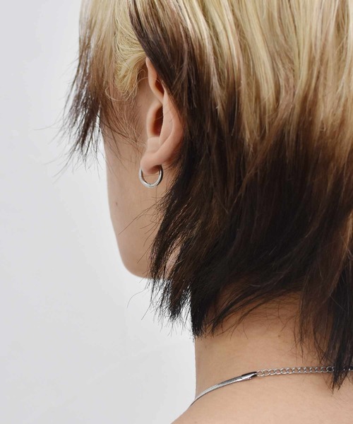 LHME（エルエイチエムイー）の「【WEB限定】”Gleam”スリムフープピアスSS/サージカルステンレス（金属アレルギー対応）【LHME / エルエイチエムイー】（ピアス（両耳用）・レディース・シルバー/ゴールド・ONE SIZE）」の15枚目の写真