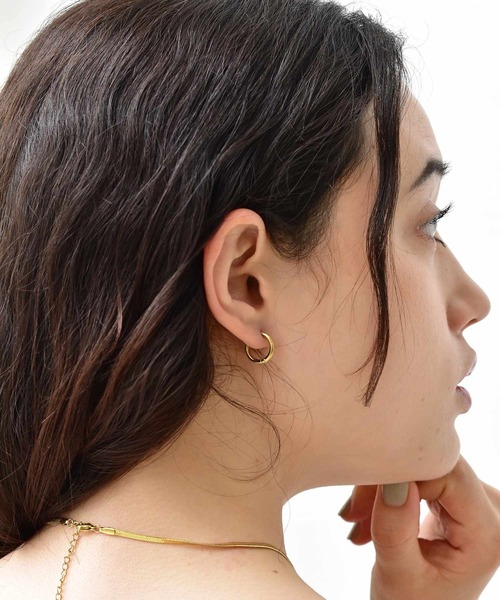 LHME（エルエイチエムイー）の「【WEB限定】”Gleam”スリムフープピアスSS/サージカルステンレス（金属アレルギー対応）【LHME / エルエイチエムイー】（ピアス（両耳用）・レディース・シルバー/ゴールド・ONE SIZE）」の21枚目の写真