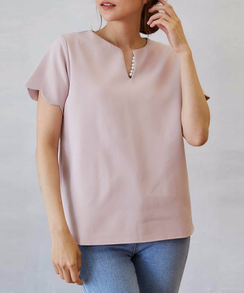 M y u(ミュー)の「パール襟 袖スカラップTシャツ(Tシャツ/カットソー・レディース・ホワイト/ブラック/ピンク/ホワイト系1/ブラック系1/ピンク系1・FREE)」の6枚目の写真
