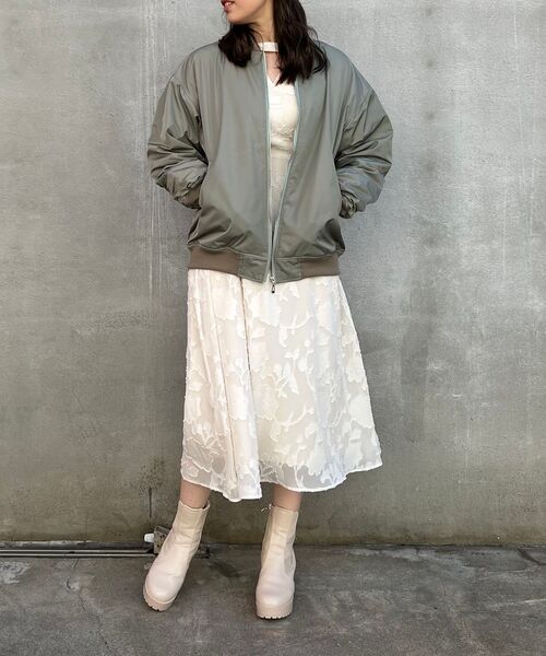 MAJESTIC LEGON（マジェスティックレゴン）の「袖スリットフレアーワンピース（ワンピース・レディース・アイボリー/ホワイト系その他2/ブラック系その他・SMALL/MEDIUM）」の11枚目の写真