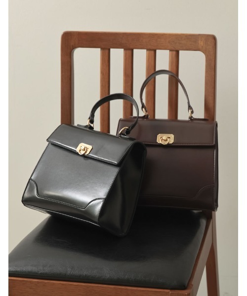 Re:EDIT（リエディ）の「[神山まりあさん着用]合皮ゴールドバックルフラップハンドバッグ（ハンドバッグ・レディース・ブラウン/ブラック・FREE）」の13枚目の写真