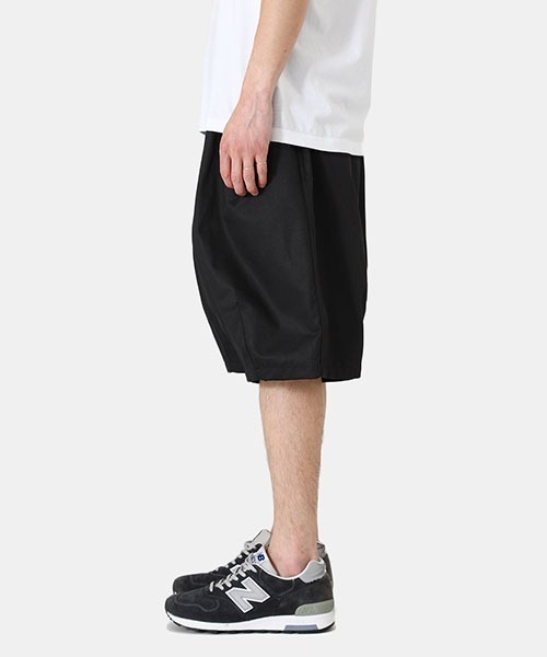 is-ness（イズネス）の「is-ness / イズネス：BALLOON EZ SHORTS