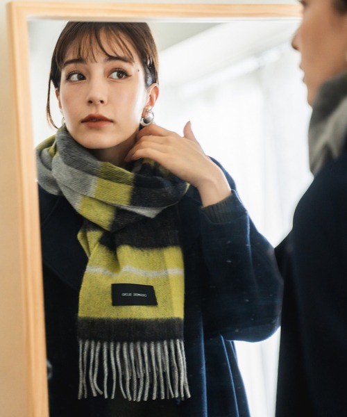 macocca(マコッカ)の「シルケットウールカシミヤブレンド チェック マフラー(マフラー・レディース・ブラウン/イエロー/ラベンダー/ライトベージュ/ネイビー/ブラウン系その他/ブラック・FREE)」の2枚目の写真