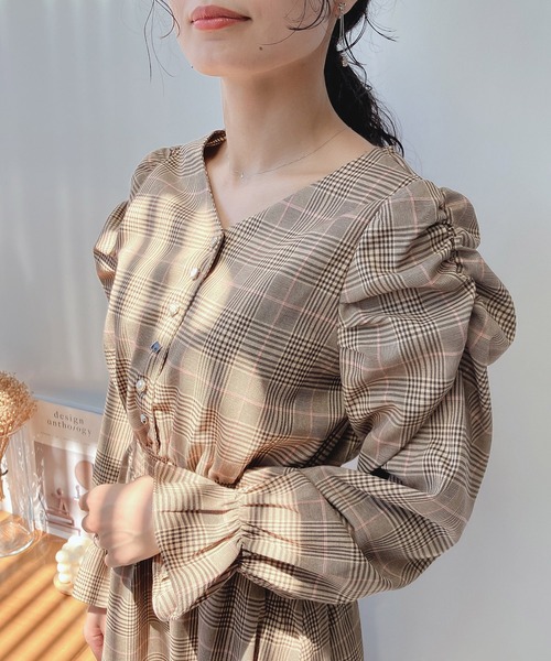 AS KNOW AS plus（アズノゥアズプラス）の「♪パワショルキラ釦ワンピース　【2023AWアイテム】（ワンピース・レディース・ブルーグレー/ベージュ系その他/ブラック/グリーン/ブラック系その他/ホワイト系その他/ブラック系/ブラウン系/ベージュ系その他2/ベージュ系その他3・FREE）」の9枚目の写真